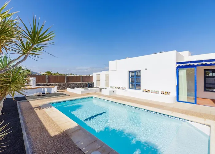 Villa Castillo Del Aguila By *